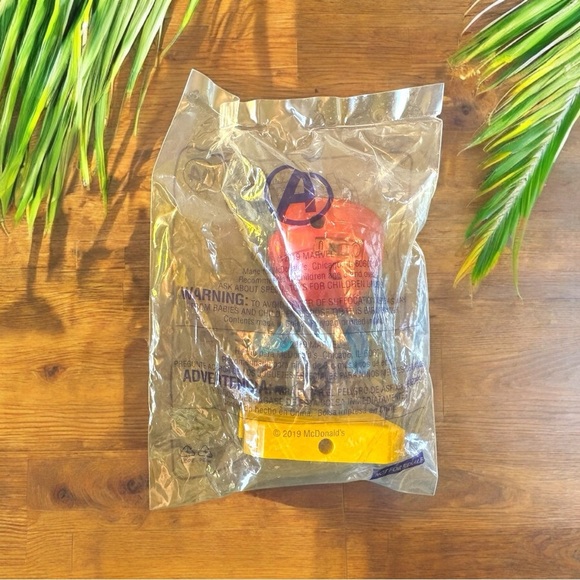 Marvel Avengers Team Suit Iron Man McDonald’s Happy Meal Toy - 2019 - Sealed - Picture 3 of 5